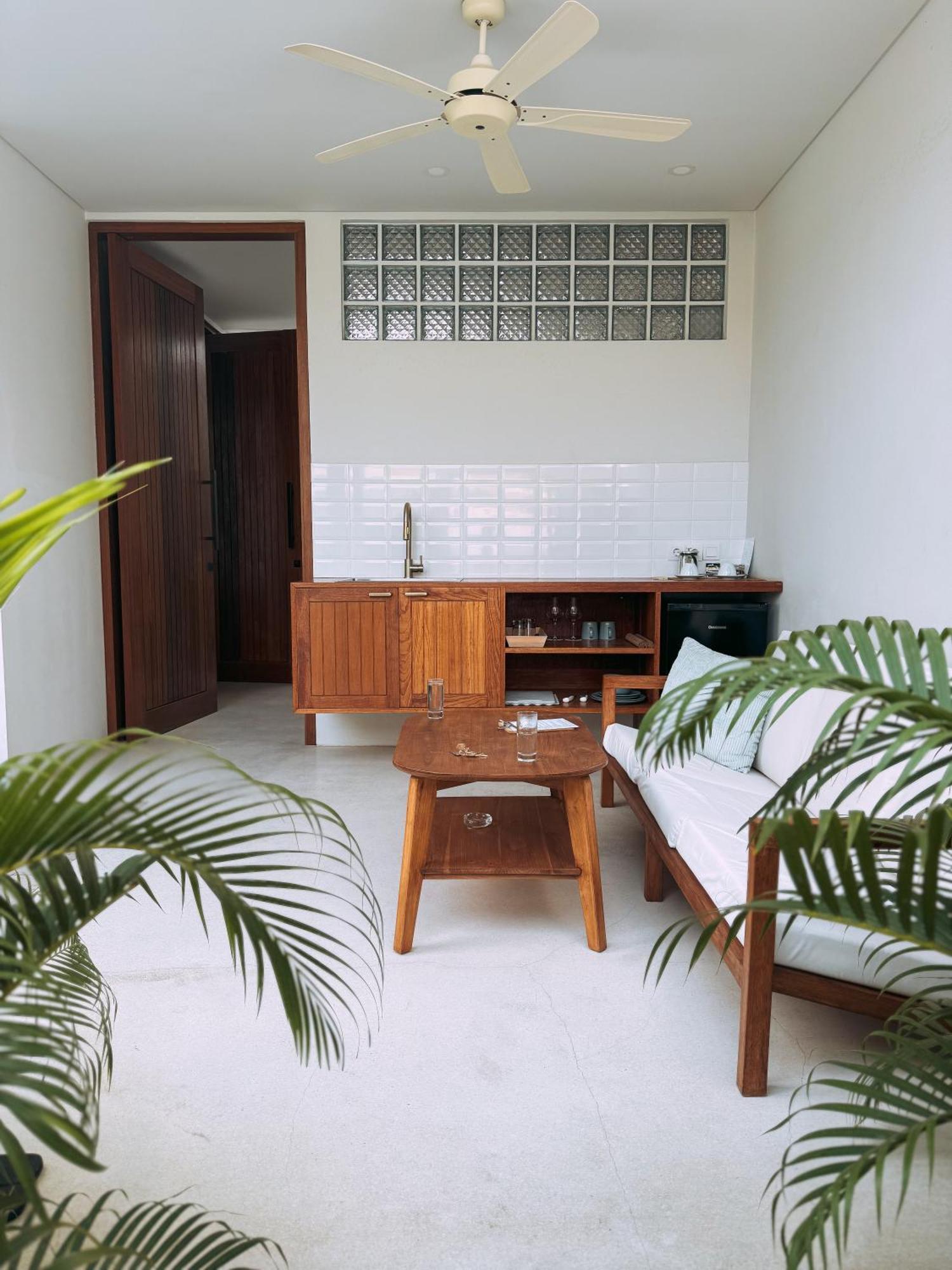 Neptune Studios Adults Only Gym And Recovery Access Kuta  Luaran gambar